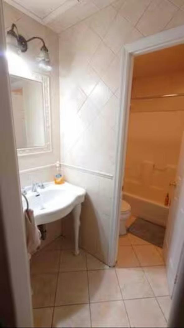 Central And Affordable Williamsburg Private Bedroom Close To Subway Habitación en casa particular